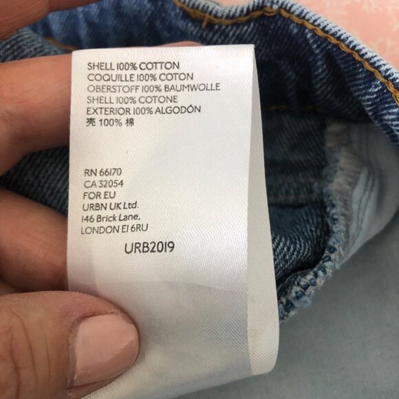 BDG Jean Shorts Mid Rise Essential Denim Medium‎ Wash 31" - Picture 7 of 8